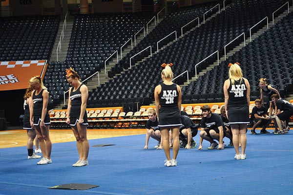 Sigma Nu UTK Alpa Chi Omega competed in Smokey's Howl Homecoming Week 2011-06