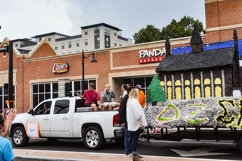 Sigma Nu Homecoming Float 2017